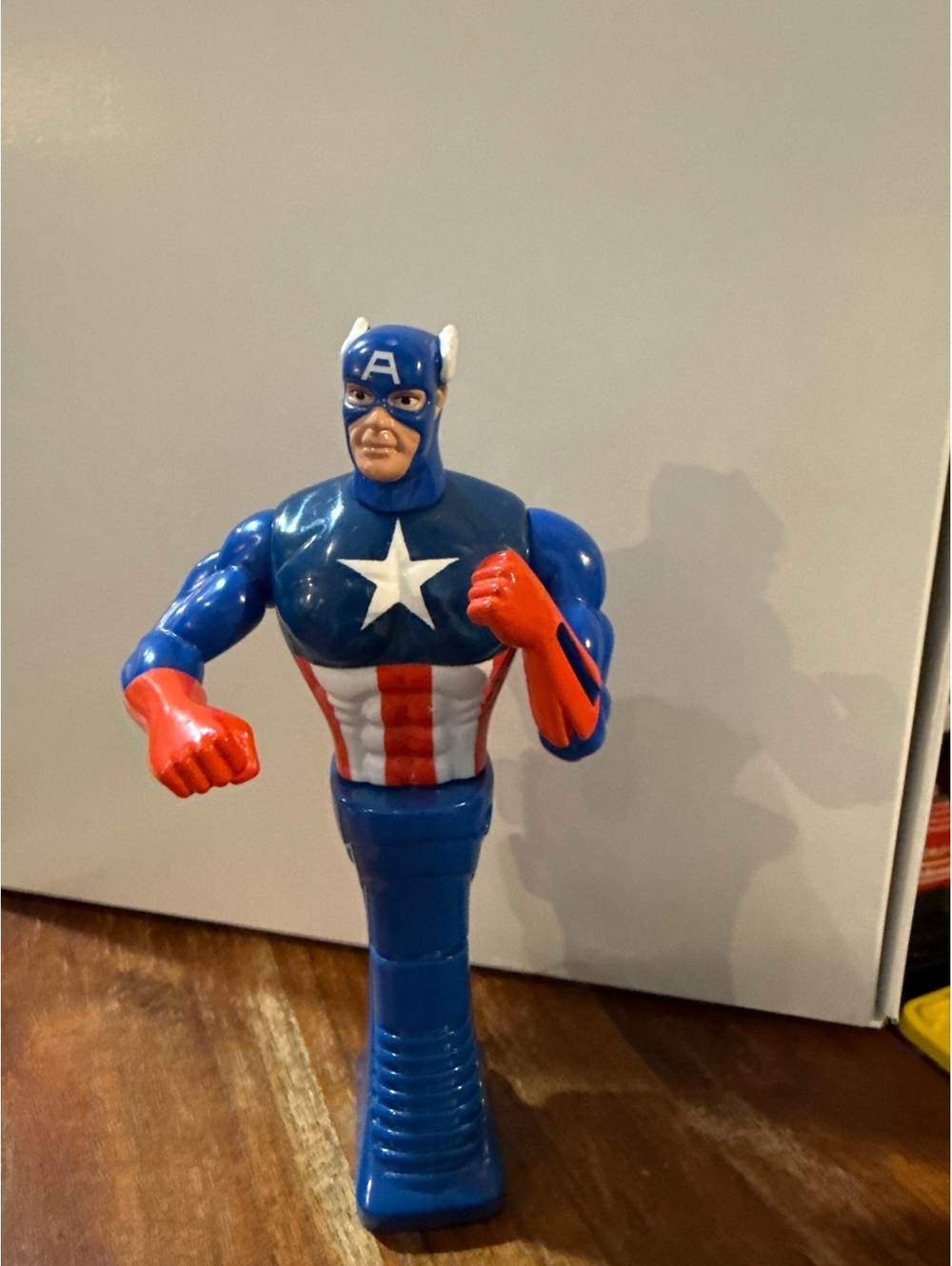 2001 Marvel Captain America Handheld Punching Boxing Action Figure Maxx